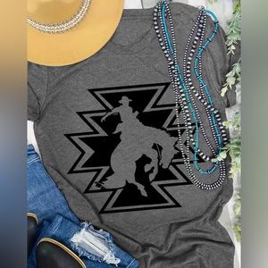 COWBOY Aztec Black Graphic Print Gray Short Sleeved Crewneck Tee Shirt Medium
